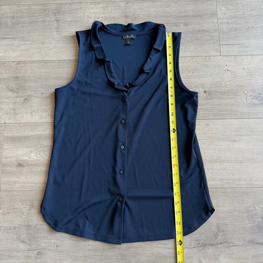 Ann Taylor Factory Navy Sleeveless Button-Up Blouse - size XS - Picture 2 of 4
